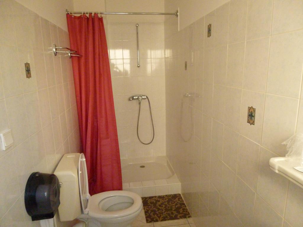 Hotel California Виши Номер фото