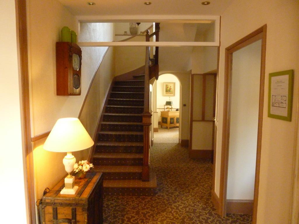 Hotel California Виши Экстерьер фото
