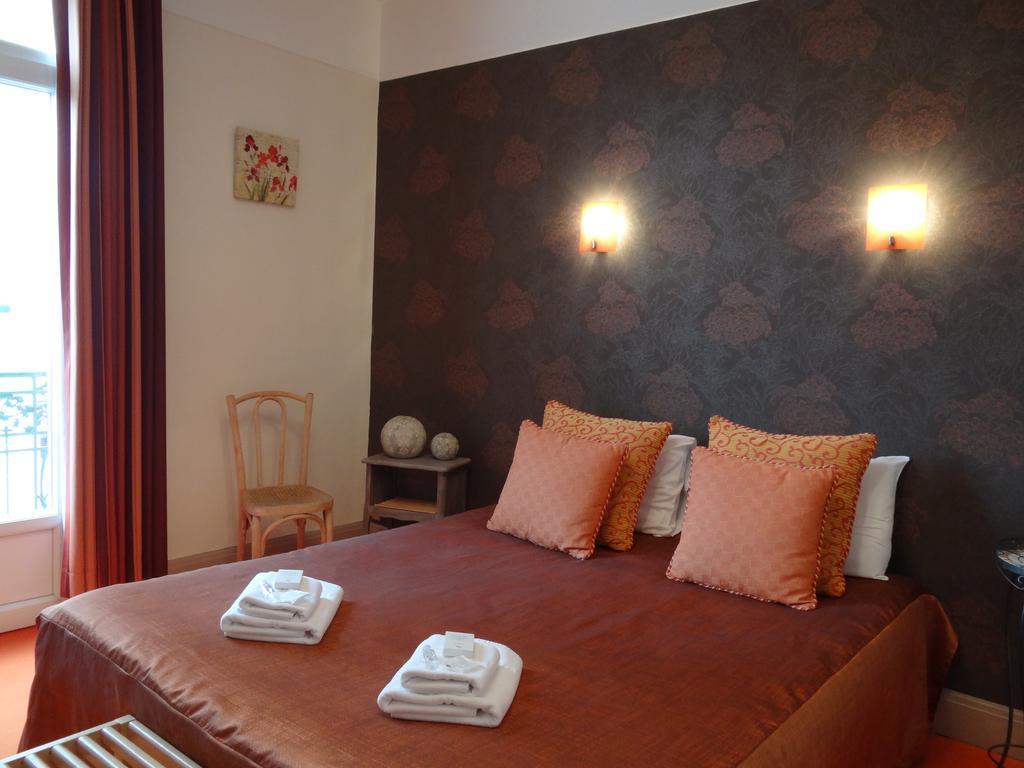 Hotel California Виши Номер фото