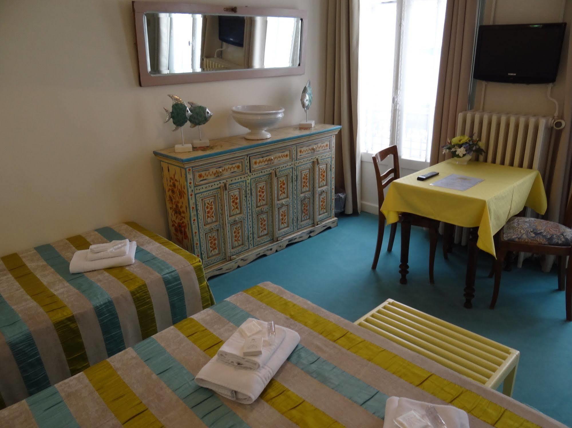 Hotel California Виши Экстерьер фото